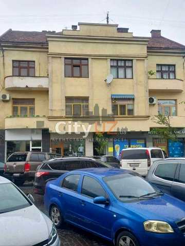 Продається квартира у центрі Ужгорода