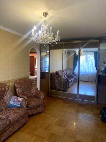 Продаж 3 кв м.Студентська 2 хв