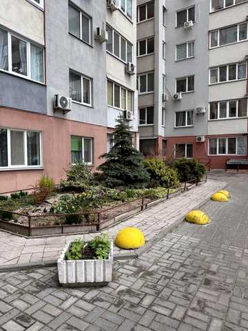 Продам квартиру у новобудові з видом на Дніпро