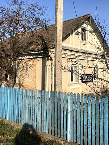 Продаж просторого цегляного будинку в м. Шумськ