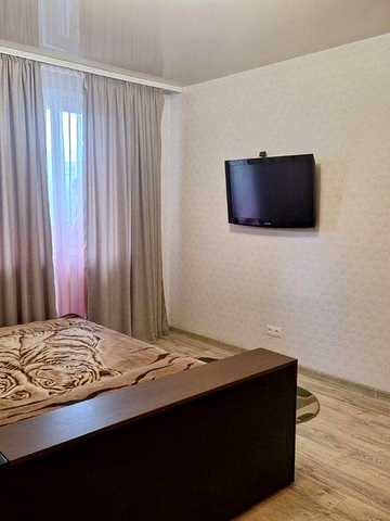 Сдам 1-ком.кв., Новые дома, метро Дворец спорта, Каденюка  (Танкопия)