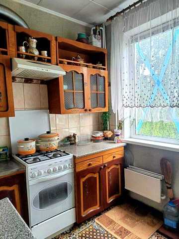 Продам 3к центр Залютино, Золочевская 26, 4/9