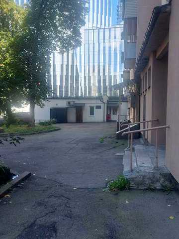 2кім. Велика Васильківська,136  біля метро, цікавий ремонт продам
