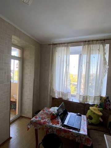 Продам 2к. на Робочій , новий цегляний будинок, 3й поверх, кухня 11,8 м.  Торг.  NS