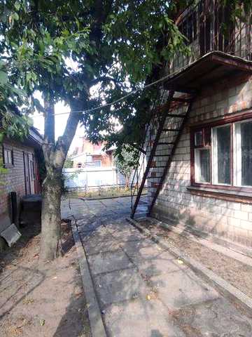 Продам частину будинку (квартиру)в Калинівці 8808