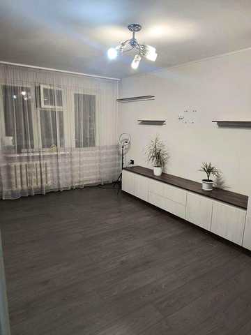 Продам 3- кімнатну квартиру Козацька (АТБ)