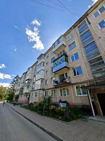 Продаж 3 кім. Вул. Любомира Гузара (Чалдаєва) з індивідуальним опаленням. Поверх 2. Поряд з парком.