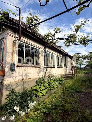 Продається затишний будинок у Чорнотисові з великою ділянкою 17 соток
