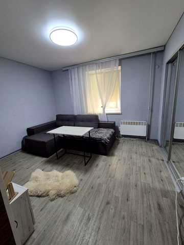 Укомплектована квартира на Попова( Незалежності)