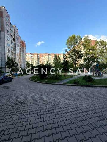 Продаем 2-х в самом начале Г.Крут