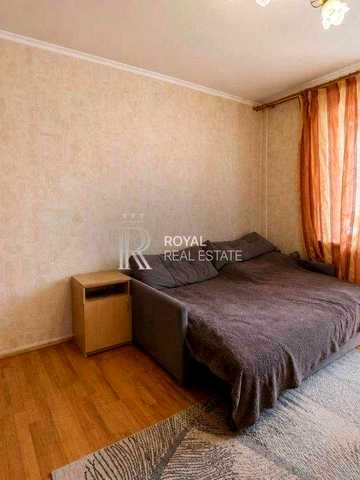 ПРОДАЖ КВАРТИРИ 70 м2 4 поверх КИЇВ СОЛОМ’ЯНСЬКИЙ РАЙОН  вул. Вадима Гетьмана Караваєві Дачі