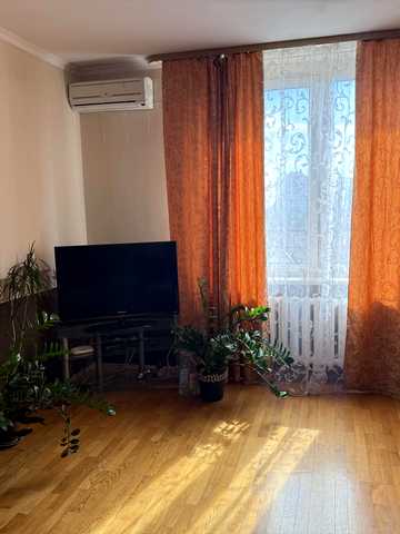 Леся Курбаса просп., 5-В