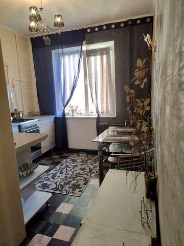 Сдам 3 х кв газ ул Бочарова 36.