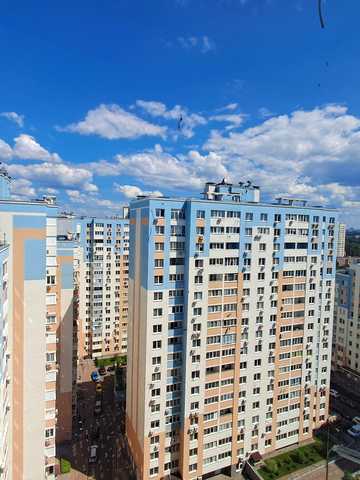 Сергія Данченка вул., 32