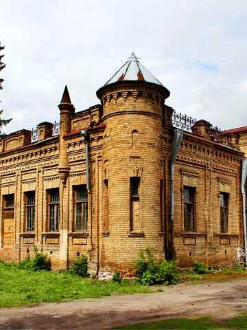 Продам квартиру з ділянкою і гаражем Бобровиця