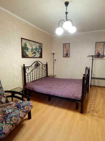 Метро Золоті ворота, вул. Олеся Гончара 47/49, здам 1-кімн. квартиру