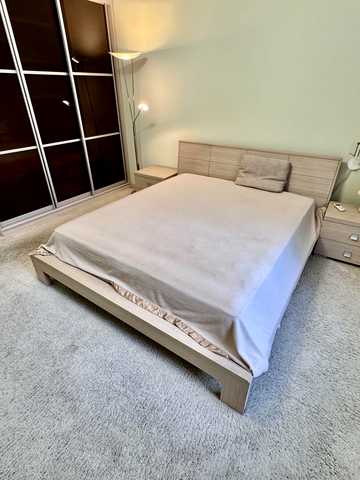 None 800 USD