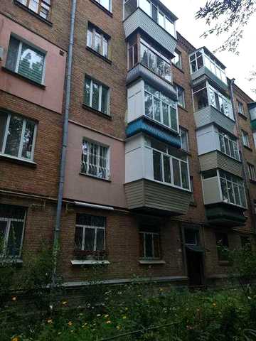 Київ продам 2 кім.квартиру вул.Ольжича 12.