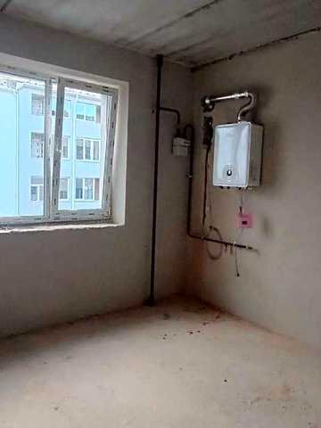 1 кімнатна квартира, є балкон, газове опалення.