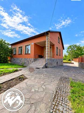 Продаж 2 поверхового, господарського будинку в центрі Хмільника