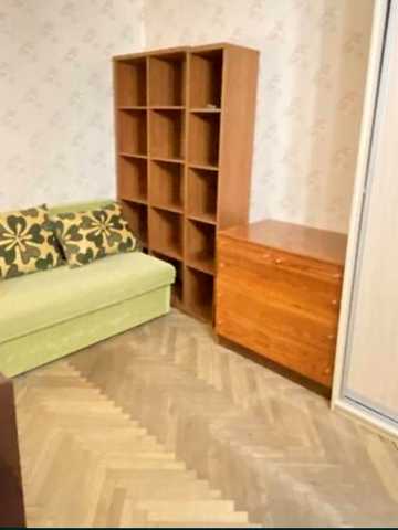 Нововокзальна вул., 19