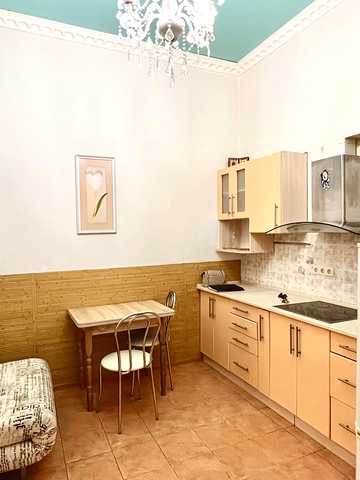 Пироговська вул., 5