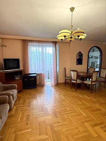 Тичини 16/2 3кімнатна 104 кв.м.