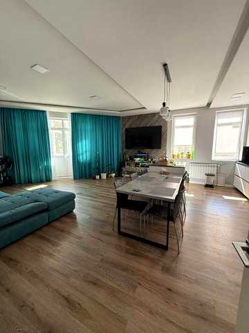 Продаж квартири 120м2, генератор, інвертор,2 поверх