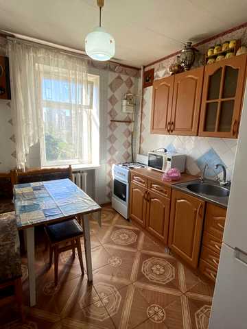 Анатолія Петрицького вул., 11