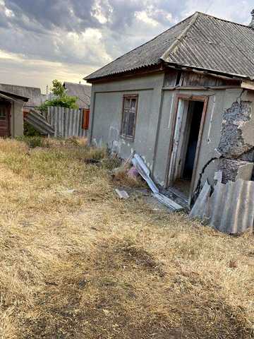 Продам 2 дома по 1/2 с гаражом и подвалом
