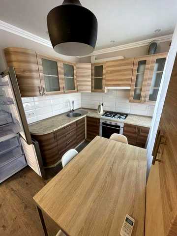Продам 2-х ком квартиру на 96 квартале (ул. Есенина 9)