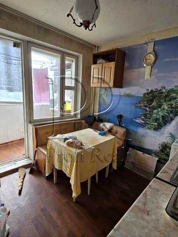 Продаж 1 кімн. квартири біля метро проспект Глушкова 34