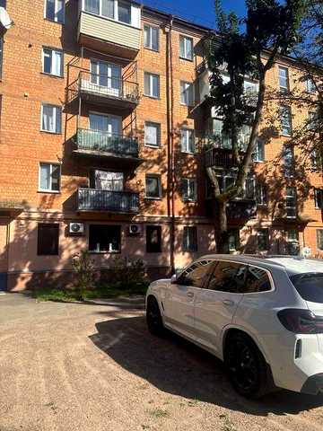 Продаж 3-тної квартири Саратовська 49 ! Зелений район !  метро Нивки !
