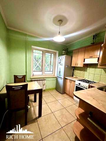 Простора 2-кімнатна квартира ,  вул. Мукачівська, 8 , 72,4 м² , 2 поверх ,Газ