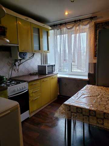 Оренда 3 км.кв.вул.Берегова(біля Центру),все є,можна 1-2 осіб без дітей.Вільно