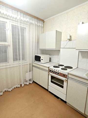 Червоної Калини просп. (Володимира Маяковського), 24