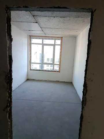 Продаж квартири. Дворівнева квартира. Газове опалення. Балкон.