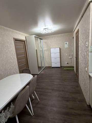 Продам 4х комнатную в районе селянского рынка