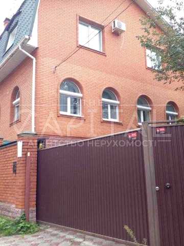 Оренда будинку біля метро Голосіївська 300 м² ,5  кімнат, ГАЗ, укриття , камин, можна під офіс світло не вимикають
