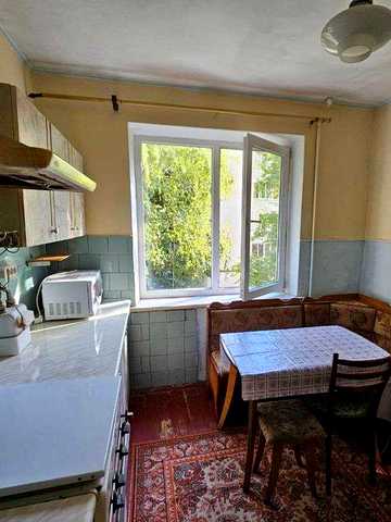 Продаж 2-кімнатної квартири на вул. Київська, 2 поверх!