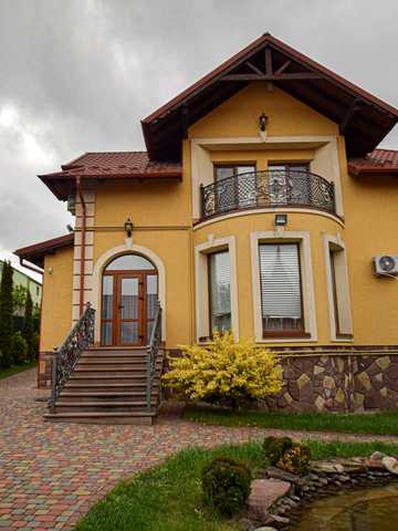 Лесі Українки вул., 1