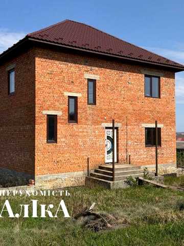 В продажі новий будинок повністю готовий до ремонту!