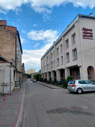 Двокімнатна квартира з ремонтом в історичному центрі Луцька!