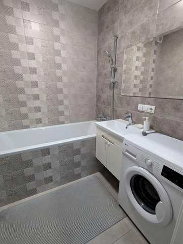 Здається простора двокімнатна квартира, 67 м², 21 поверх, ЖК «Лісовий квартал», вул. Київська 247, центр Броварів.