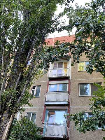 Продається 2~х кімнатна квартира