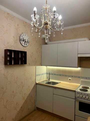 Оренда 2к квартира Ревуцького ,Ахматовой А., м.Харьківська -5хв, Позняки