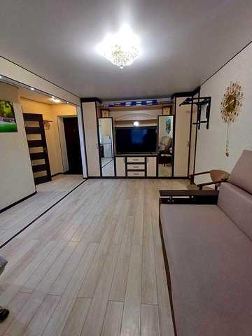 Продам квартиру в передмісті Києва (центр - Білогородка).