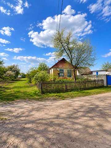 Земельна ділянка з старим будинком с.Мала Вільшанка