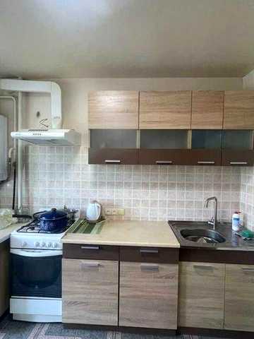 Продам 1 к квартиру в цегляному будинку, пров. Хвойний / 1 ст. Люстдорфської дороги. 4 поверх, 2 розкриті лоджії, власне опалення, котел, охорона