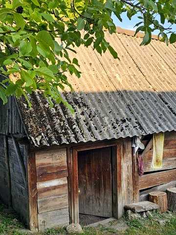Житловий будинок, земельна ділянка
